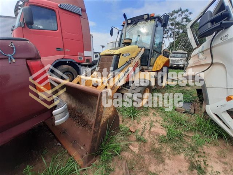 NEW HOLLAND RETROESCAVADEIRA MODELO B95U 4X4 2013/2013